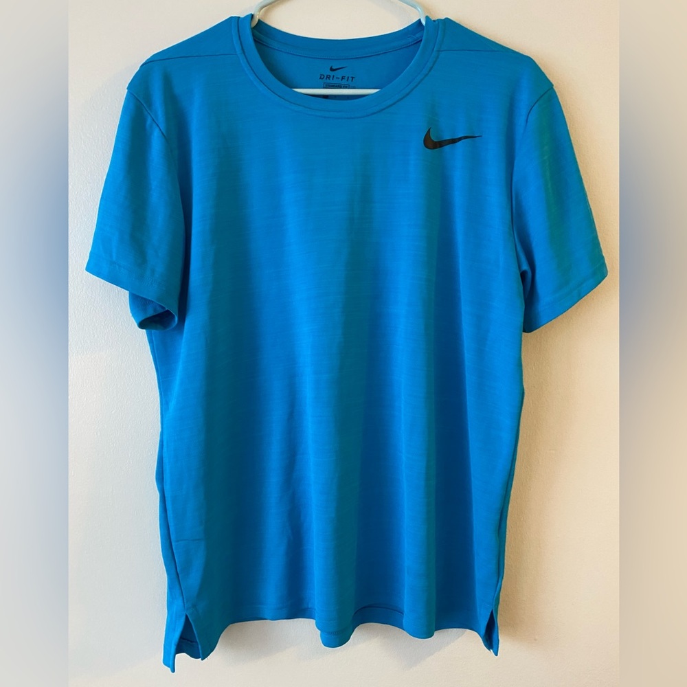 Nike Women’s Large Athletic Dryfit T-Shirt